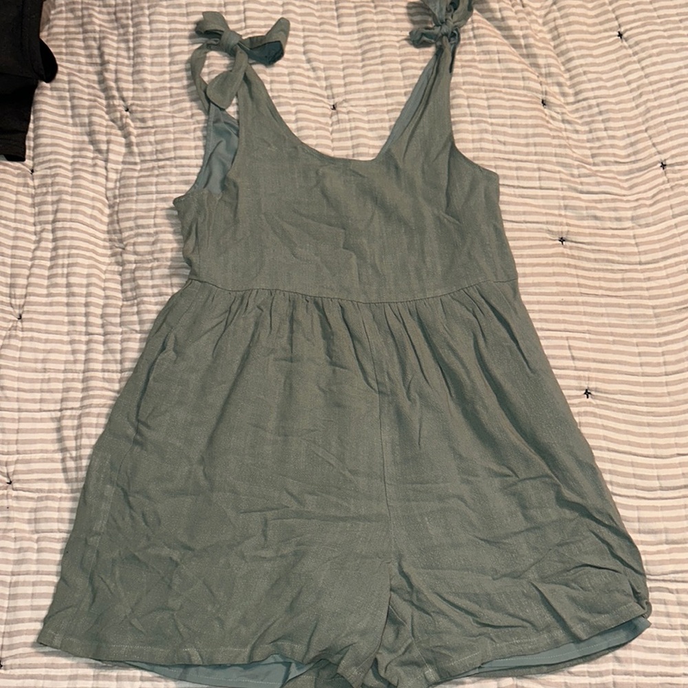 Pink lily romper. Worn once!